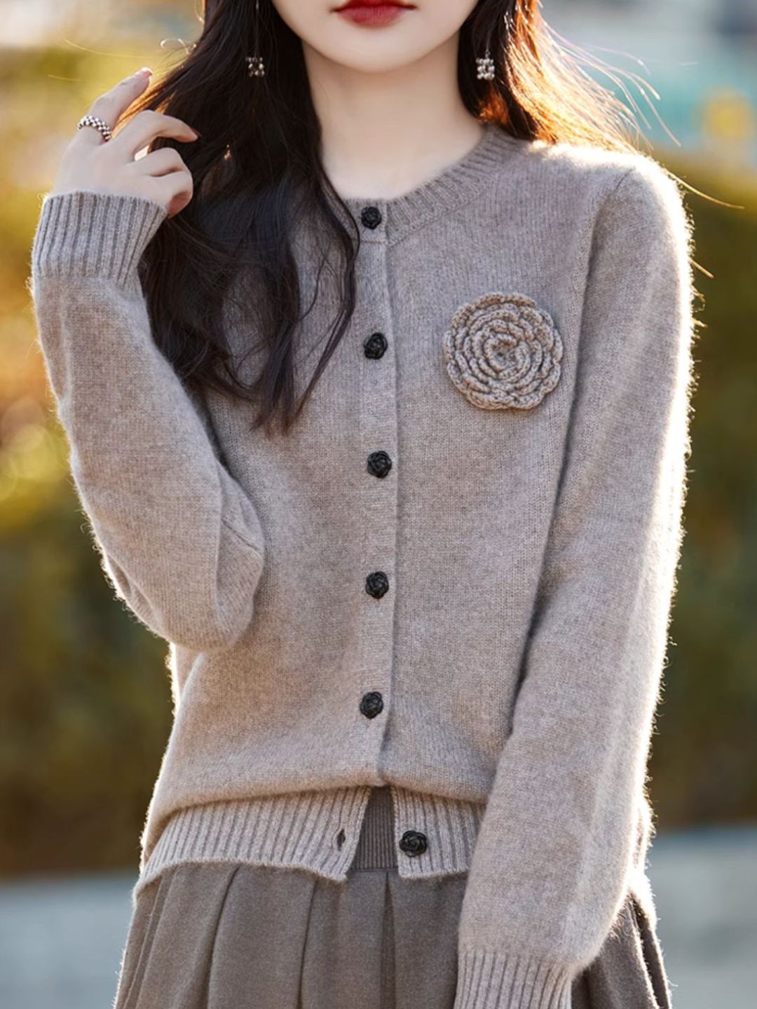 Round Neck Peony Solid Color Loose Sweater