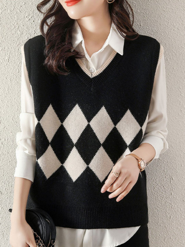 Loose V-neck knitted vest