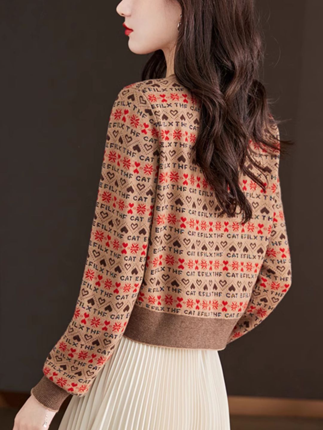 V-neck Contrast Color Knitted Cardigan