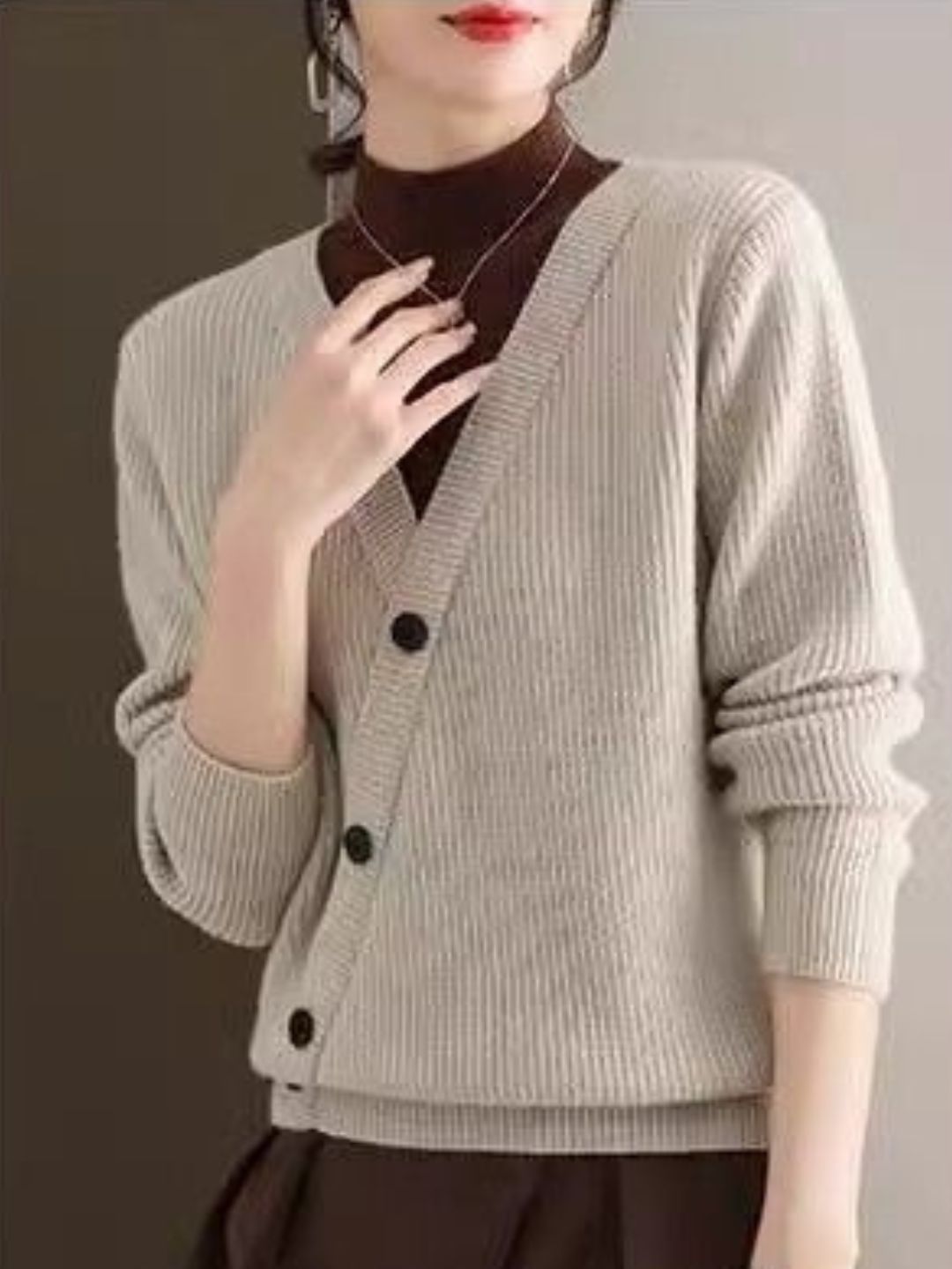 Fake two-piece loose half-high collar sweater