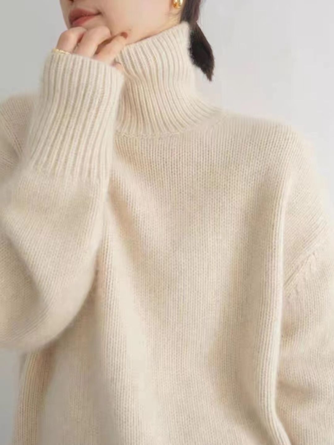 Turtleneck Solid Color Knitted Top -  Grey