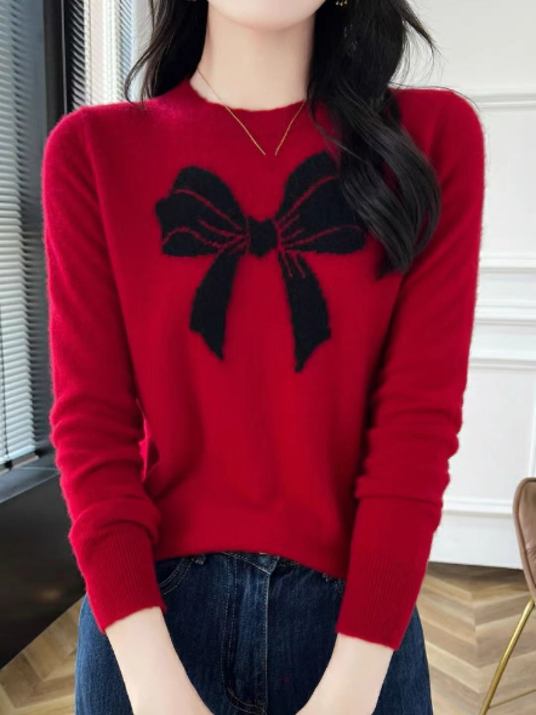 Loose Crew Neck Bow Jacquard Knitted Top