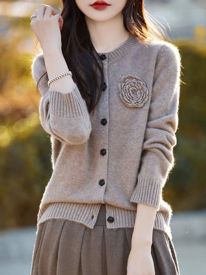 Round Neck Peony Solid Color Loose Sweater