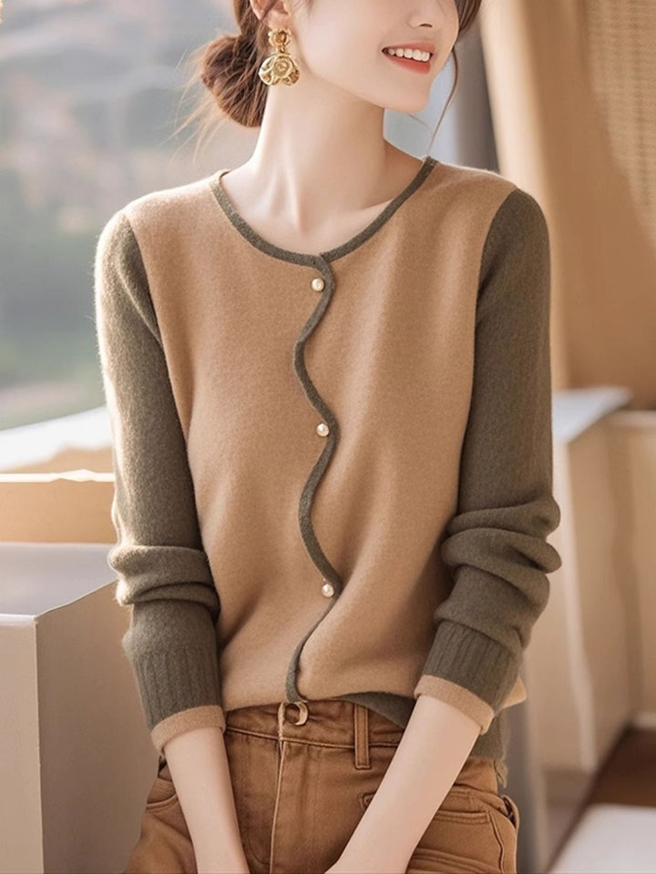 Casual V-neck Contrasted Knitted Cardigan