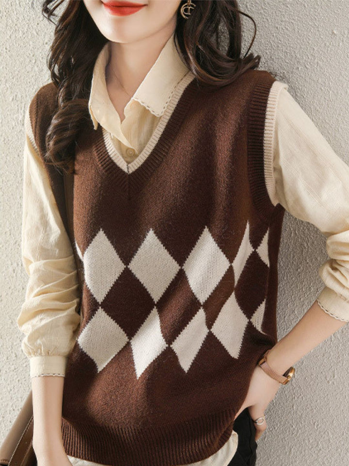 Loose V-neck knitted vest