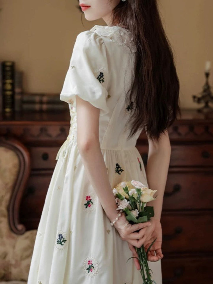 Lace Collar Platycodon Flower Embroidered Dress