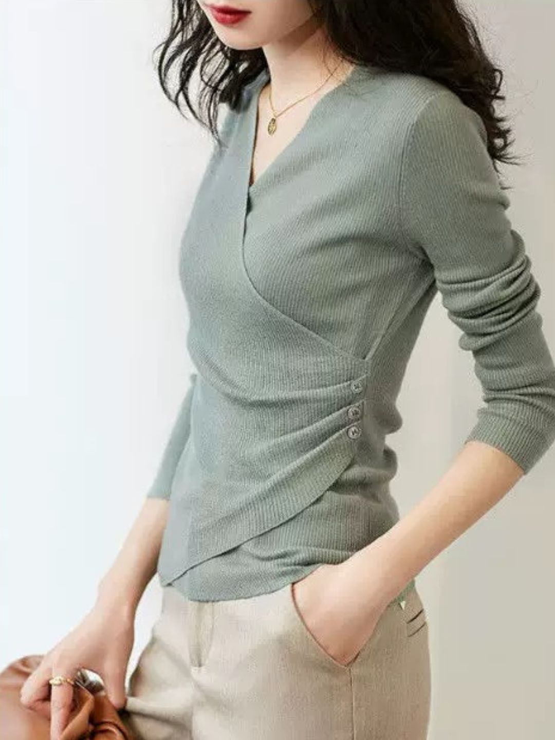 Casual V-Neck Solid Color Knitted Top - Grey