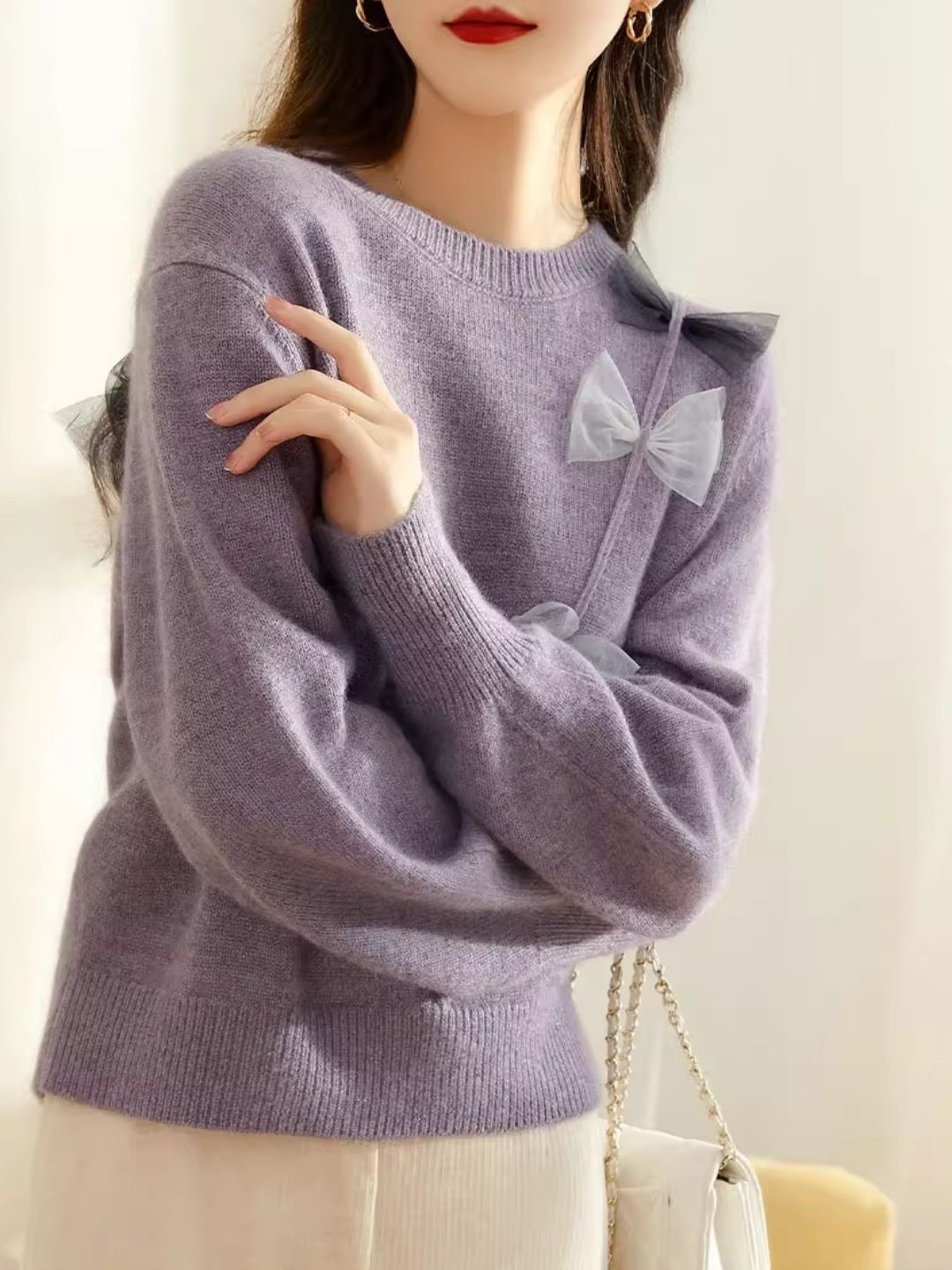 Chic Bow Crewneck Sweater