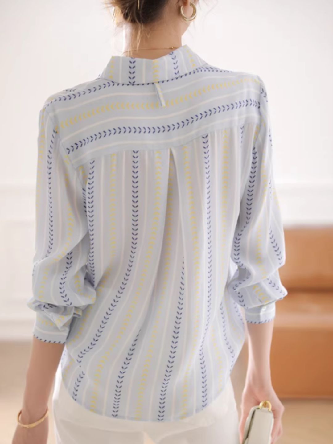 Color-contrast Vertical Striped Shirt