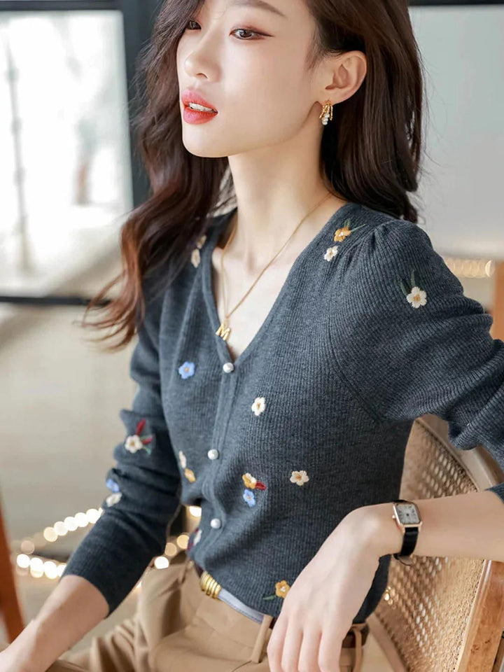 Embroidered Knitted V-neck Long-sleeved Top -Grey