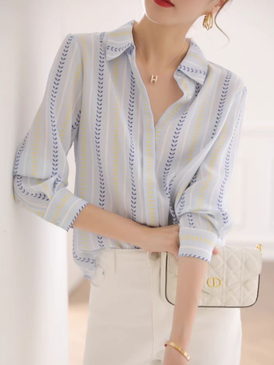 Color-contrast Vertical Striped Shirt