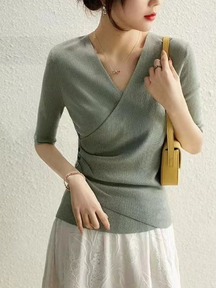 Casual V-Neck Solid Color Knitted Top - Grey