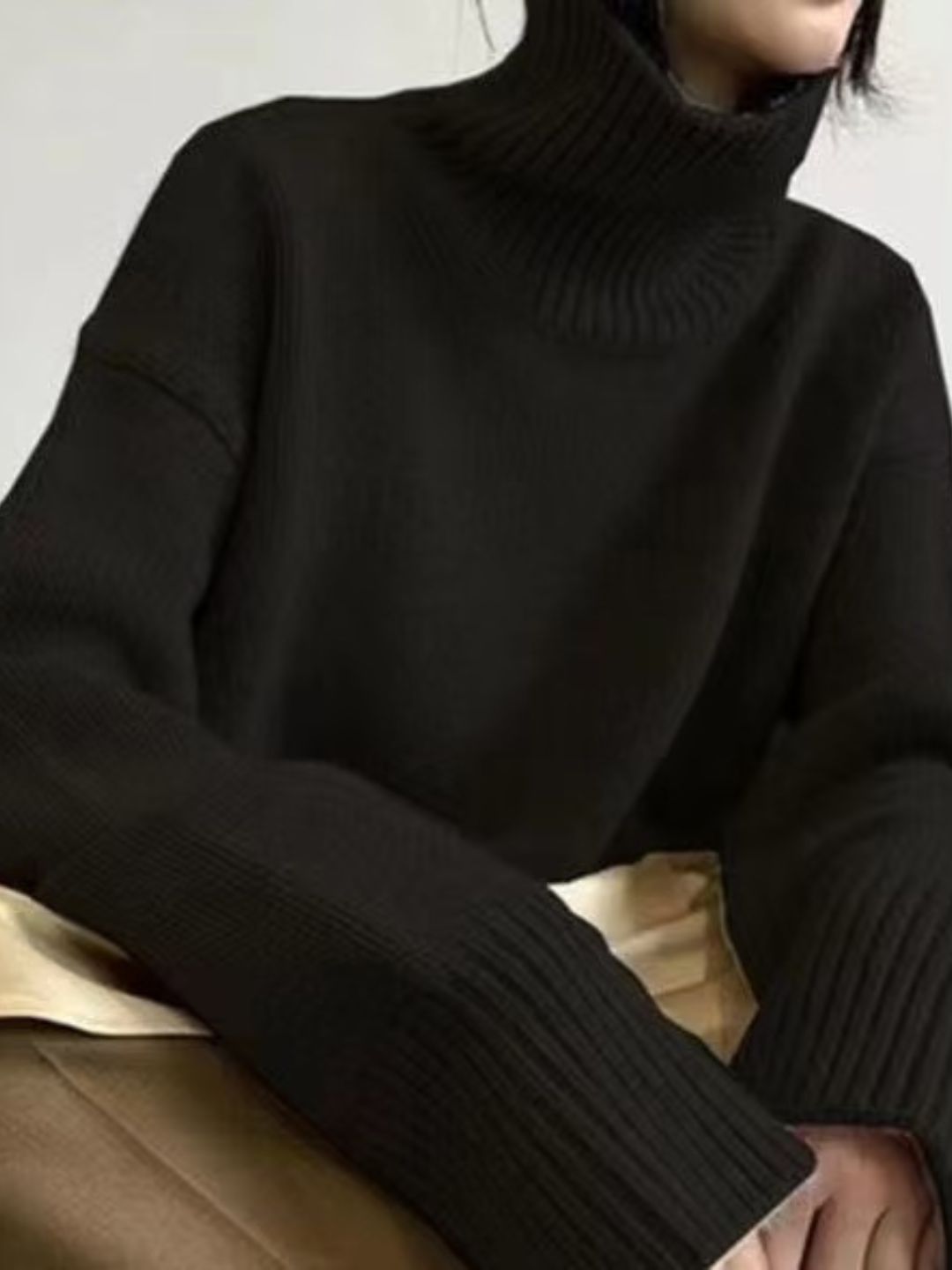 Turtleneck Solid Color Knitted Top -  Grey