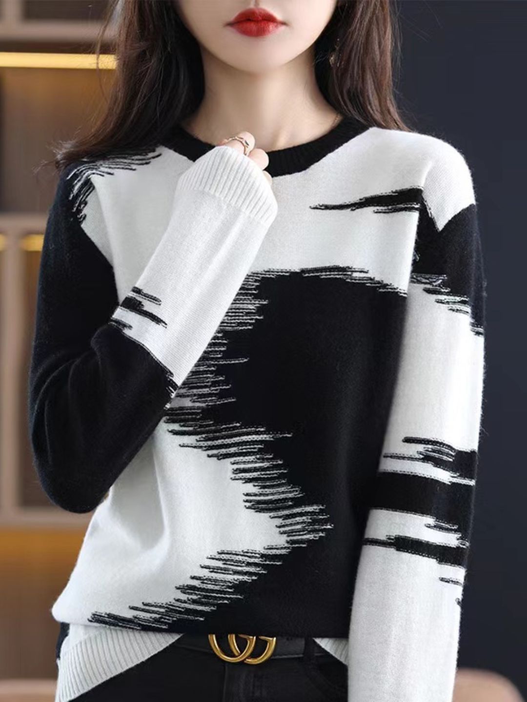 Loose Crew Neck Contrast Knitted Sweater