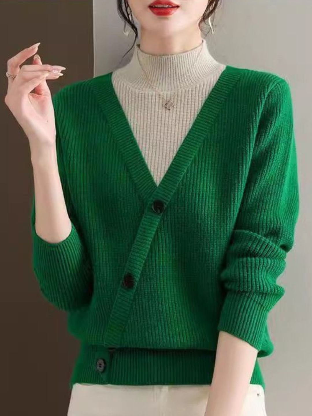 Fake two-piece loose half-high collar sweater