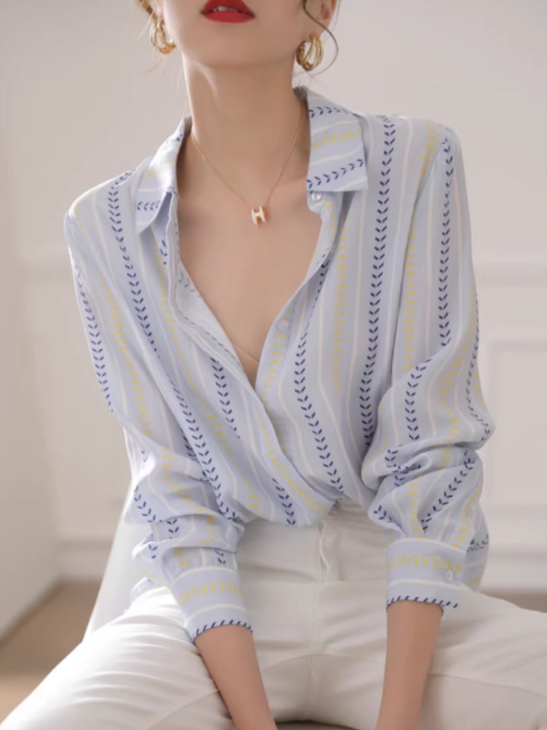 Color-contrast Vertical Striped Shirt