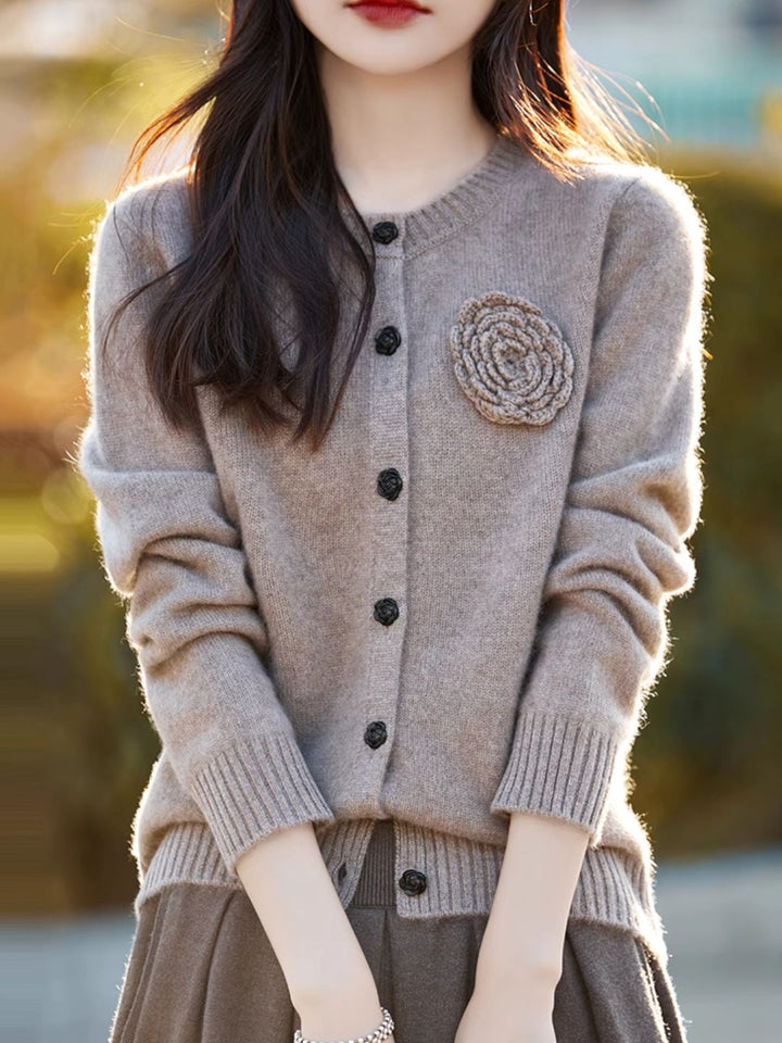 Round Neck Peony Solid Color Loose Sweater