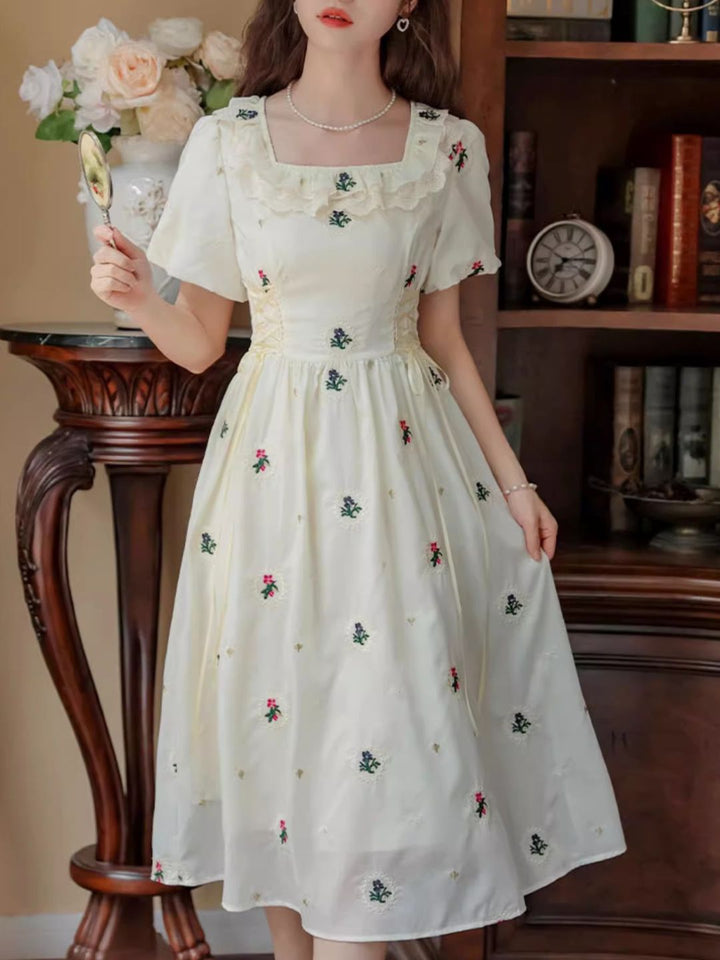 Lace Collar Platycodon Flower Embroidered Dress