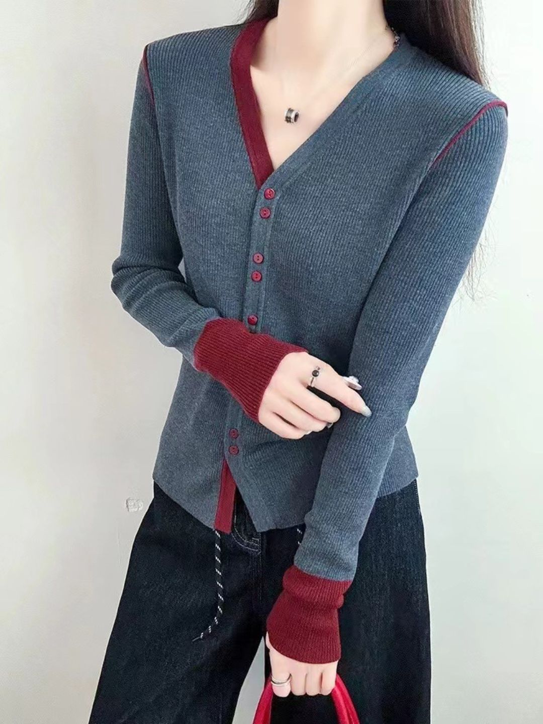 Colorblock V-neck Long-sleeved Knitted Cardigan