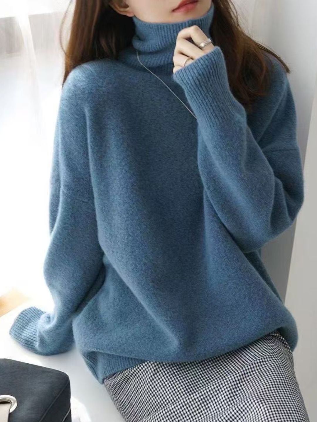 Turtleneck Solid Color Knitted Top -  Grey