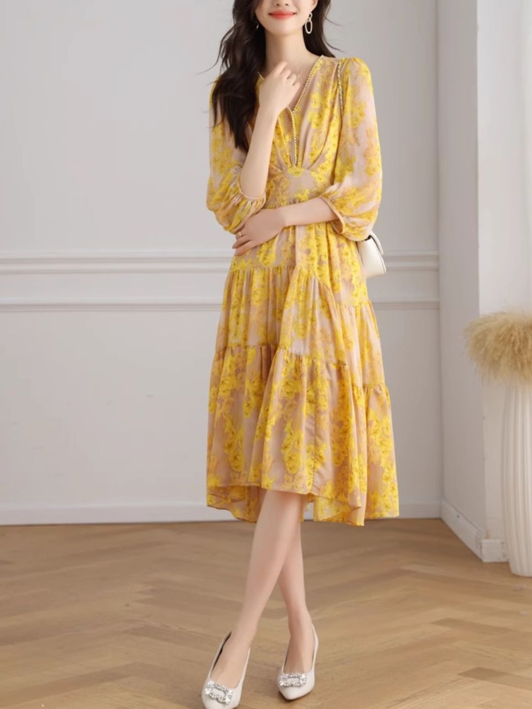 Temperament V-neck Floral Waist Dress - Yellow