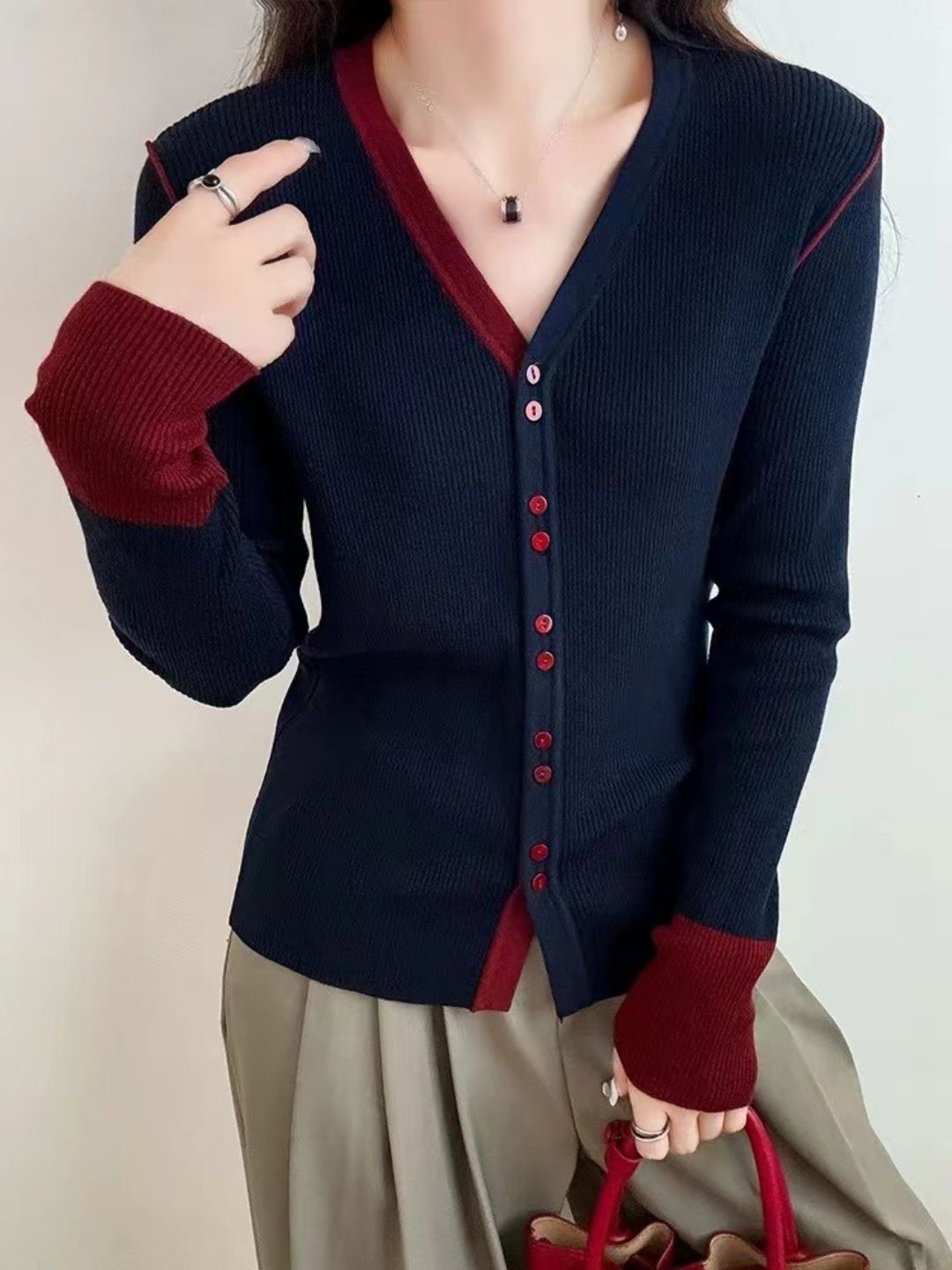 Colorblock V-neck Long-sleeved Knitted Cardigan