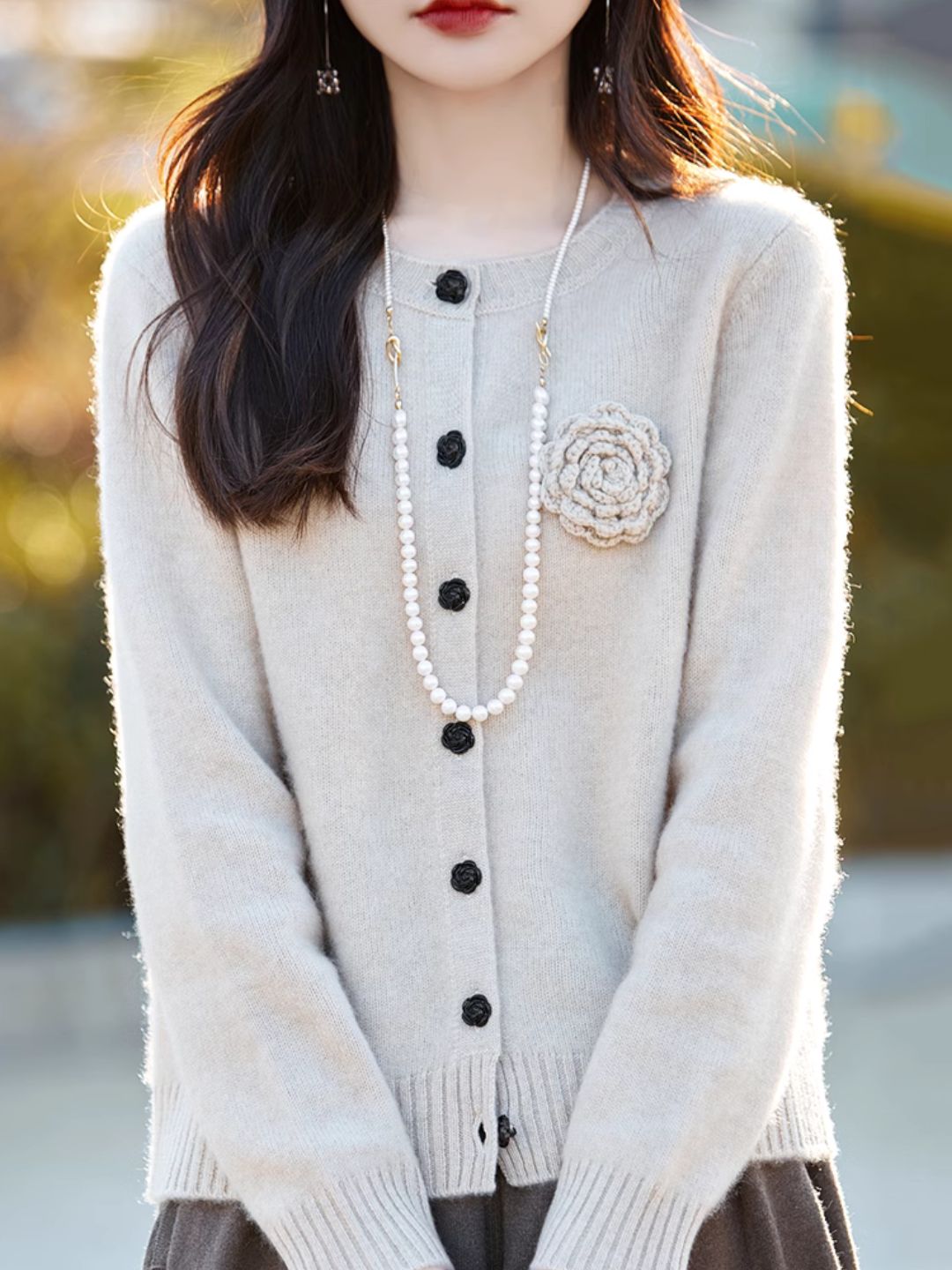 Round Neck Peony Solid Color Loose Sweater