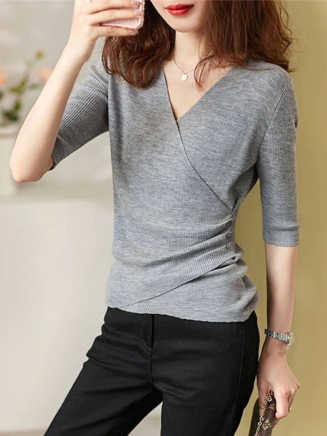 Casual V-Neck Solid Color Knitted Top - Grey