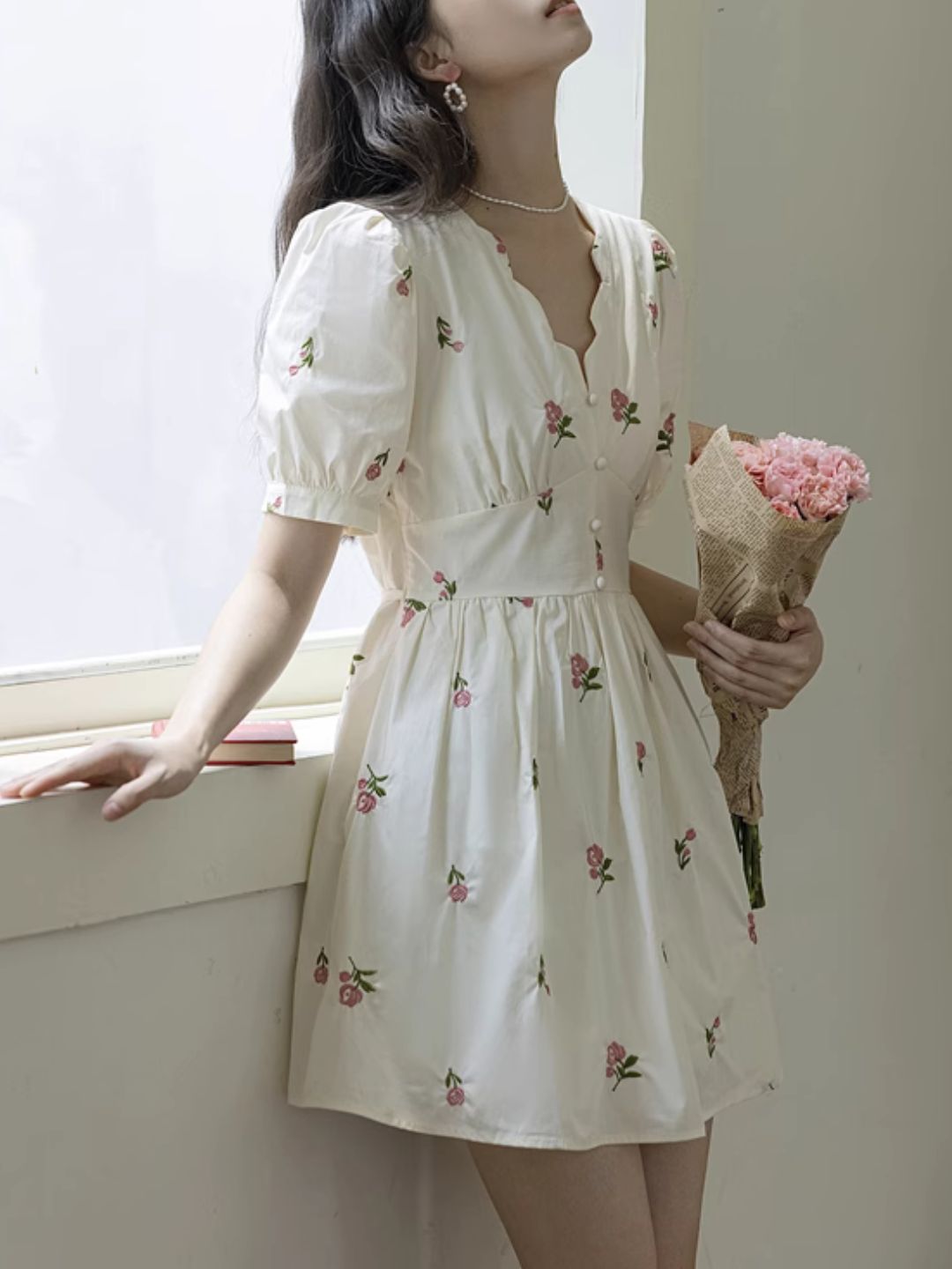 V-neck Flower Embroidered Puff Sleeve Dress