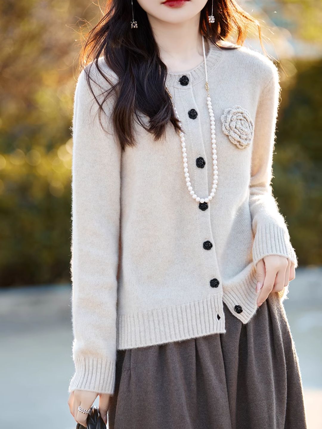 Round Neck Peony Solid Color Loose Sweater