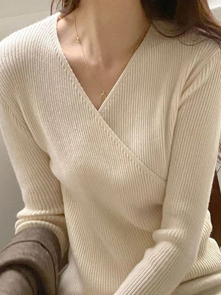 Casual V-Neck Solid Color Knitted Top - Grey