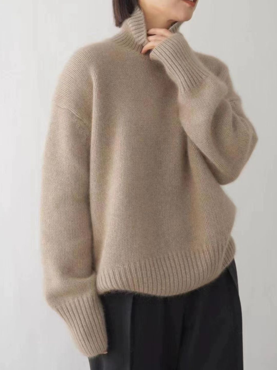 Turtleneck Solid Color Knitted Top -  Grey