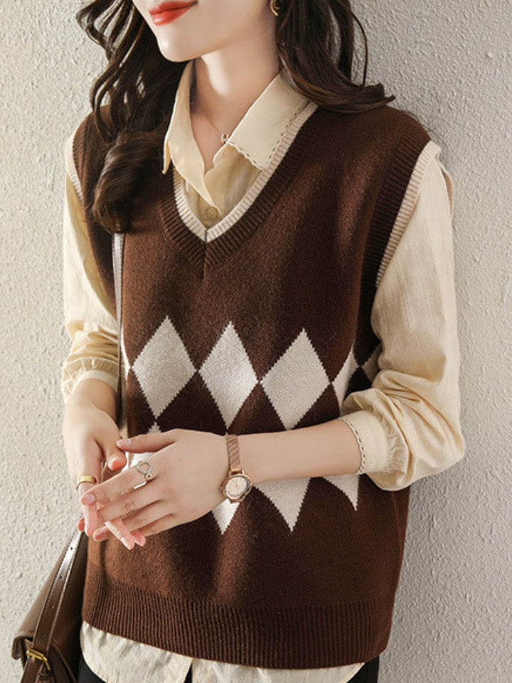 Loose V-neck knitted vest